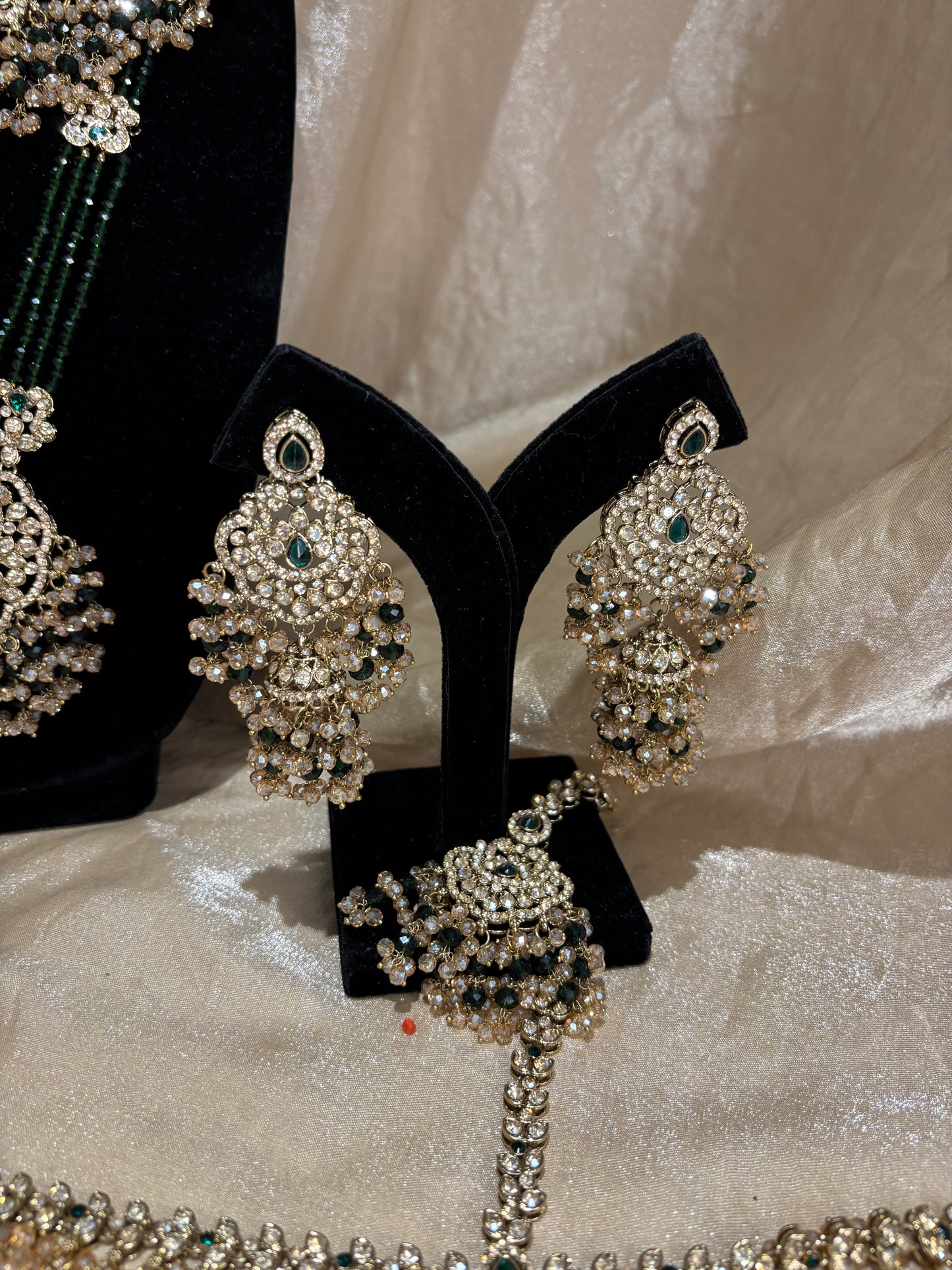 Heavy emerald green set