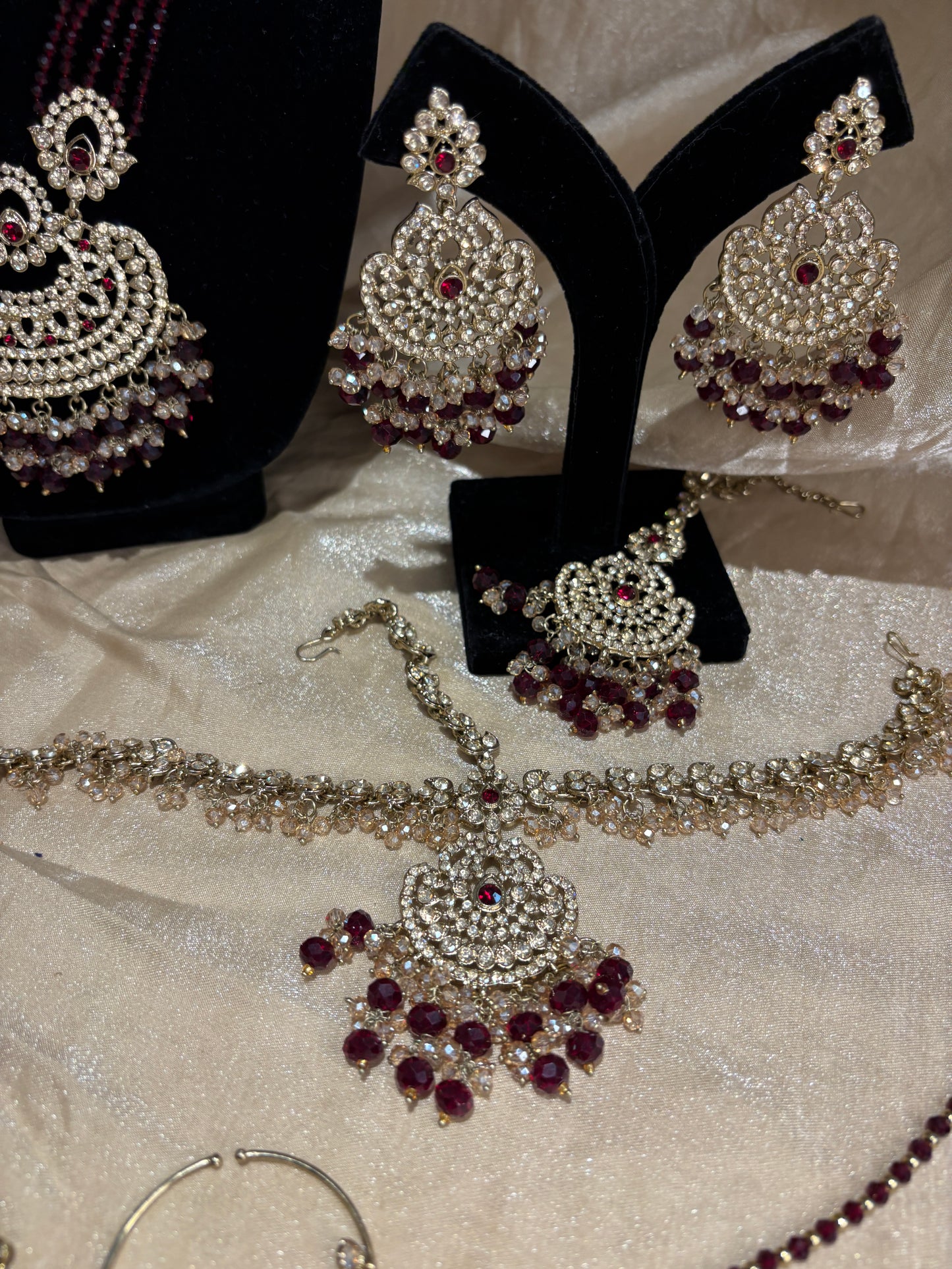 Heavy maroon set