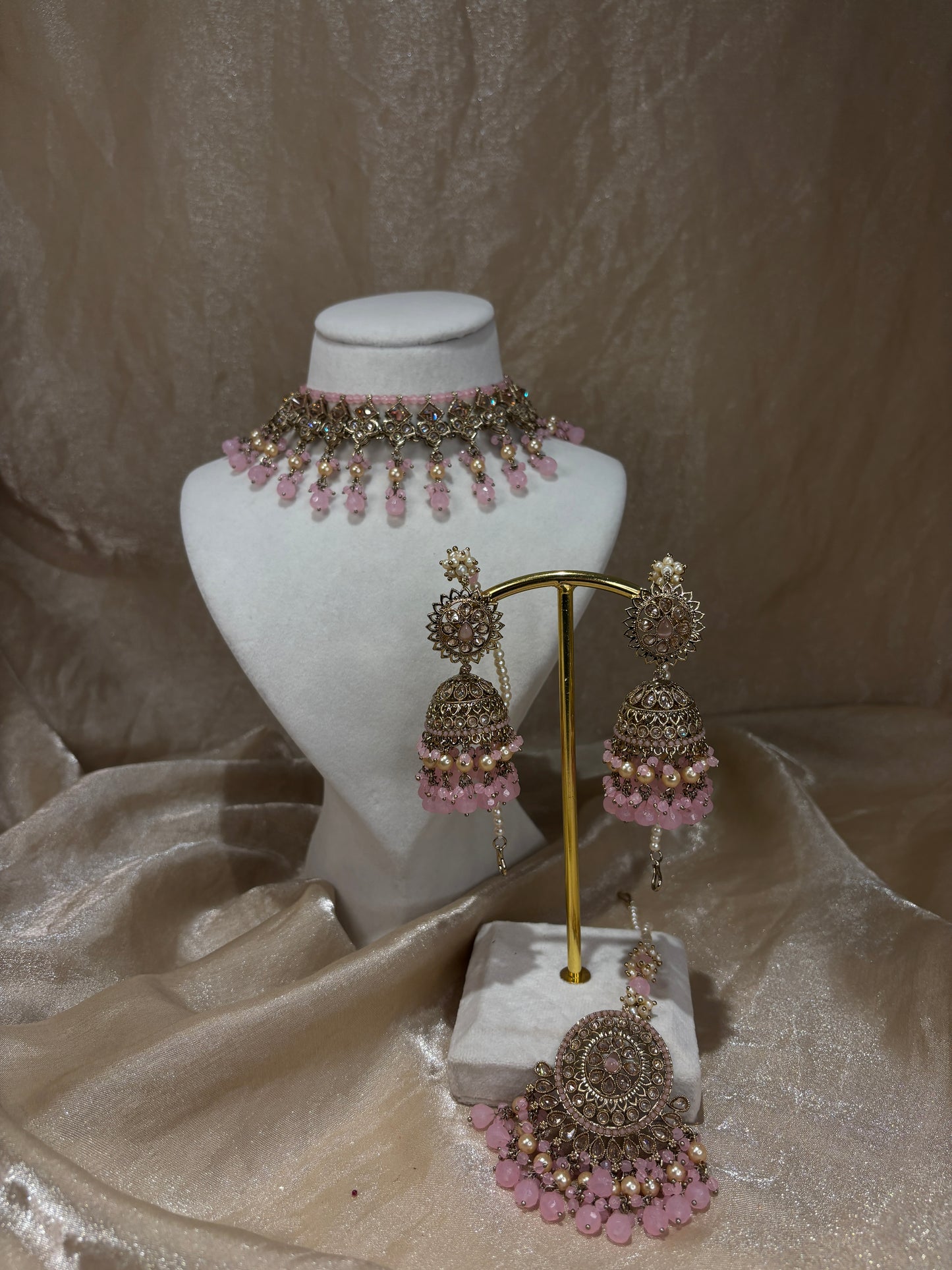 Baby pink choker set