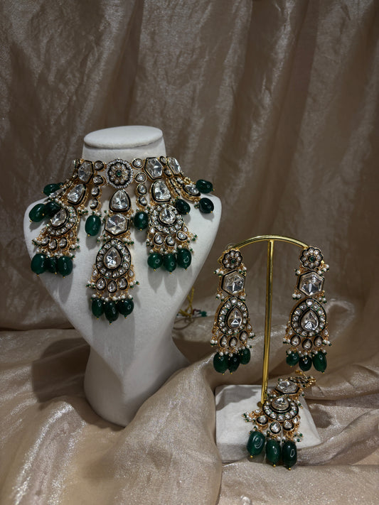 Heavy green choker set