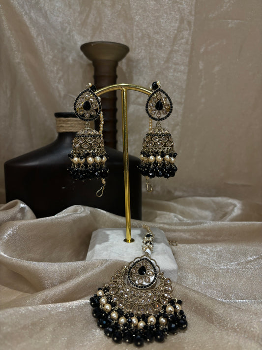 Black earring/tikka set