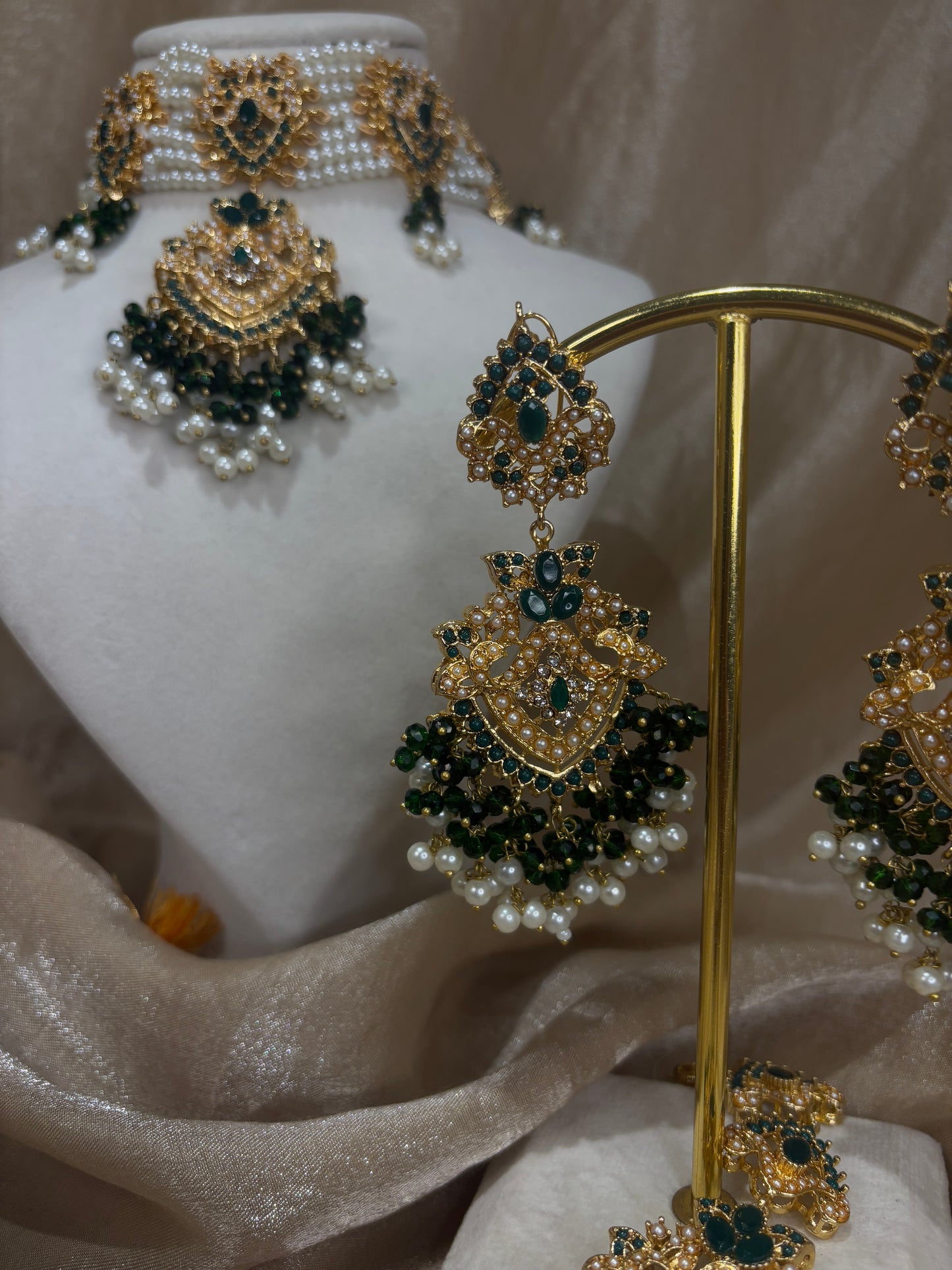 Emerald green nav-rattan choker