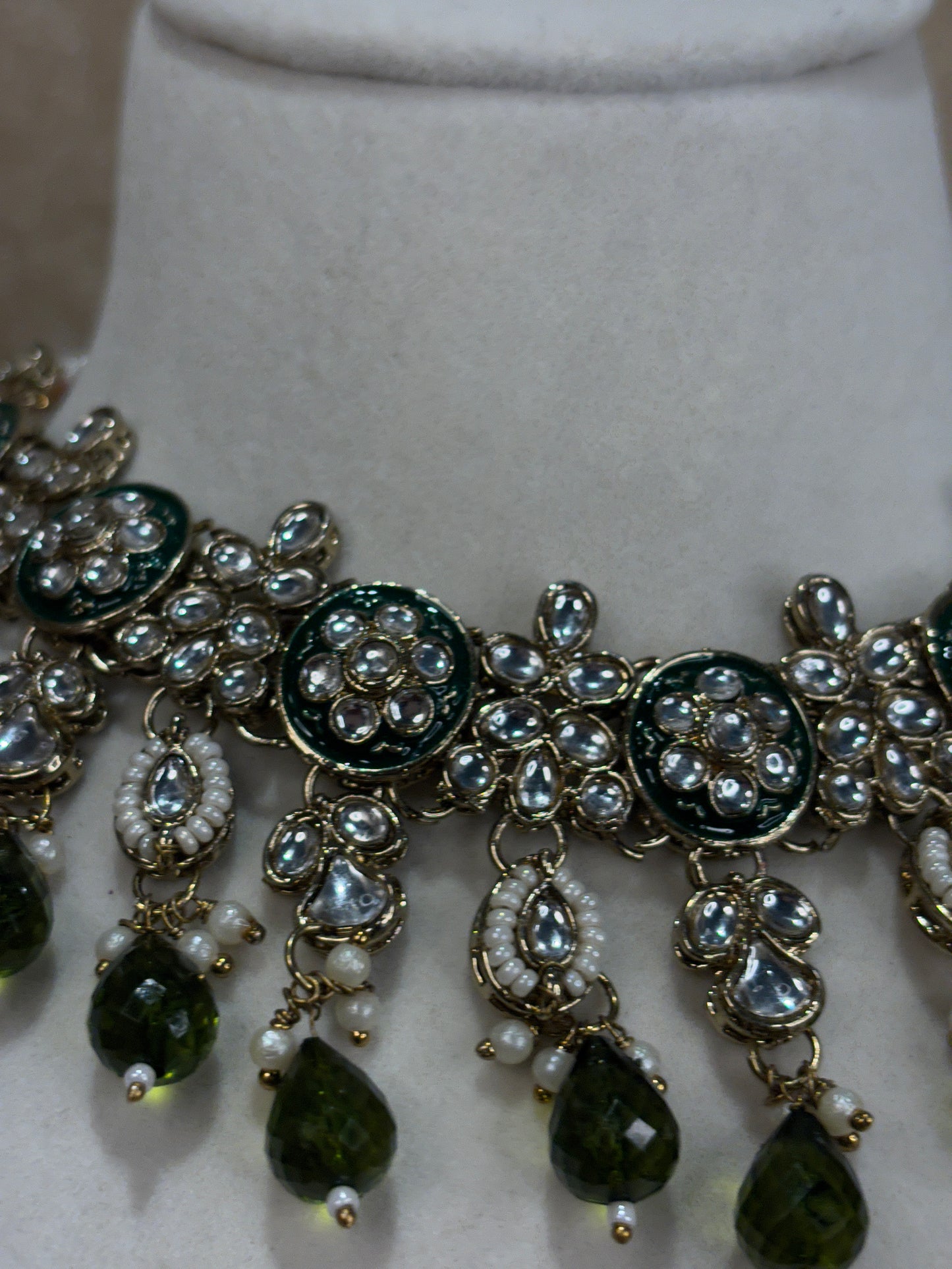 Green necklace set