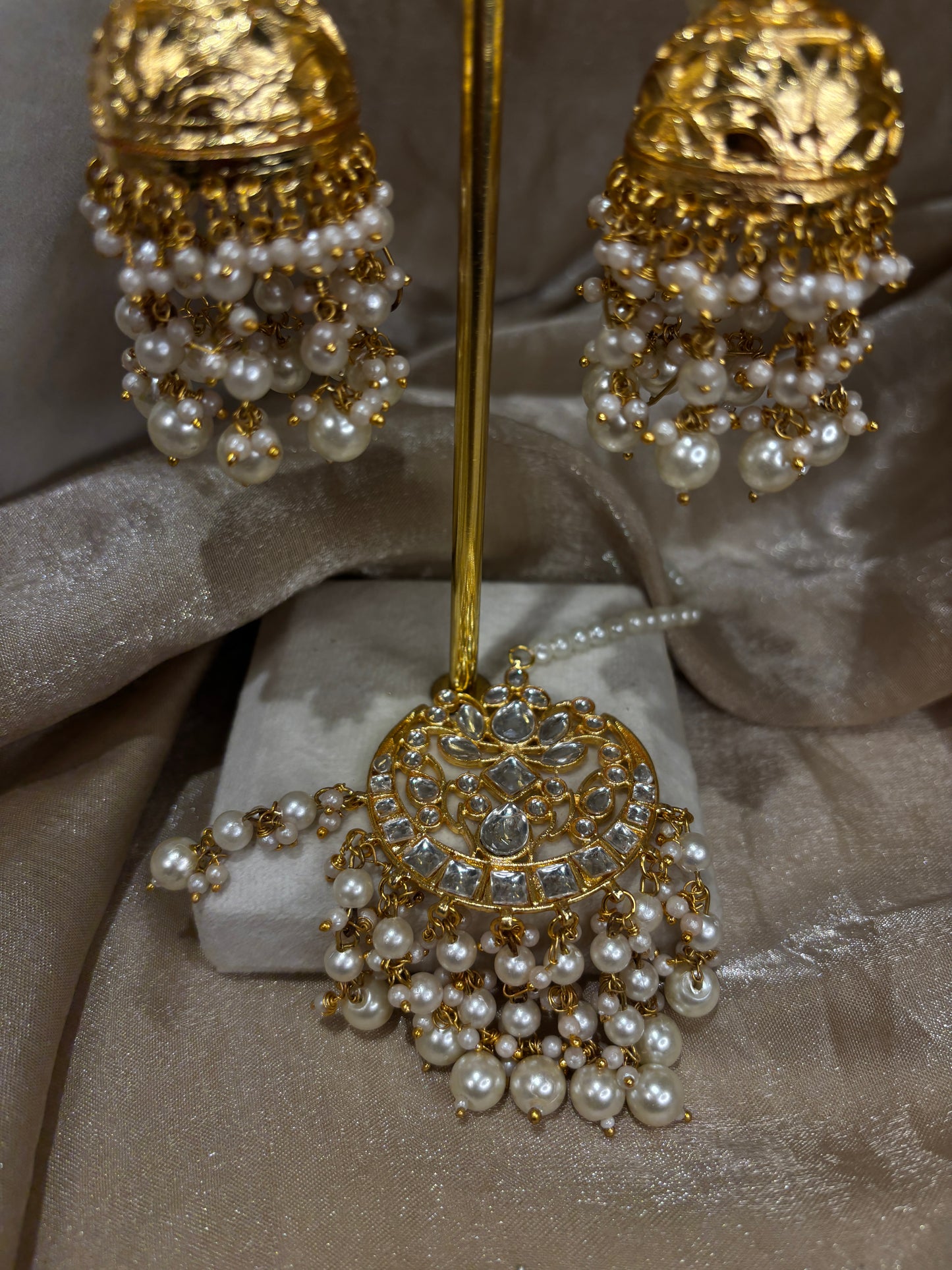 Gold kundan choker set