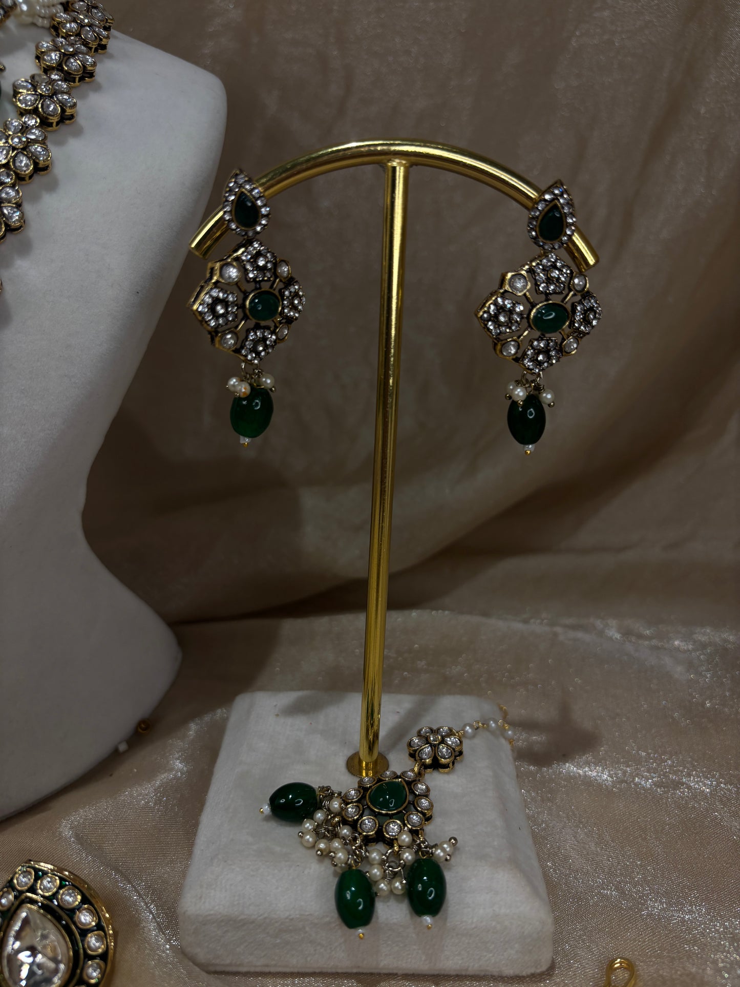 Emerald green bridal set