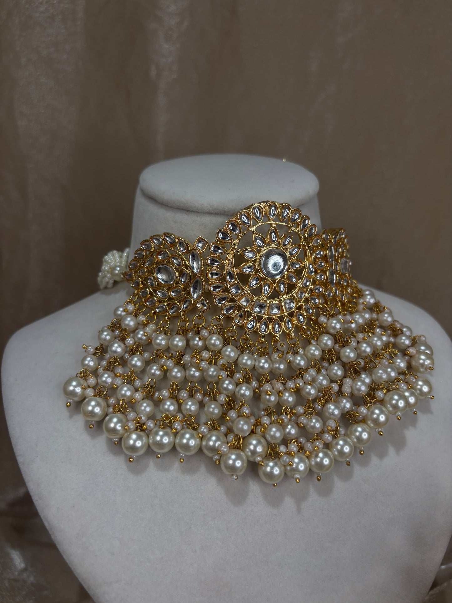 Gold kundan choker set