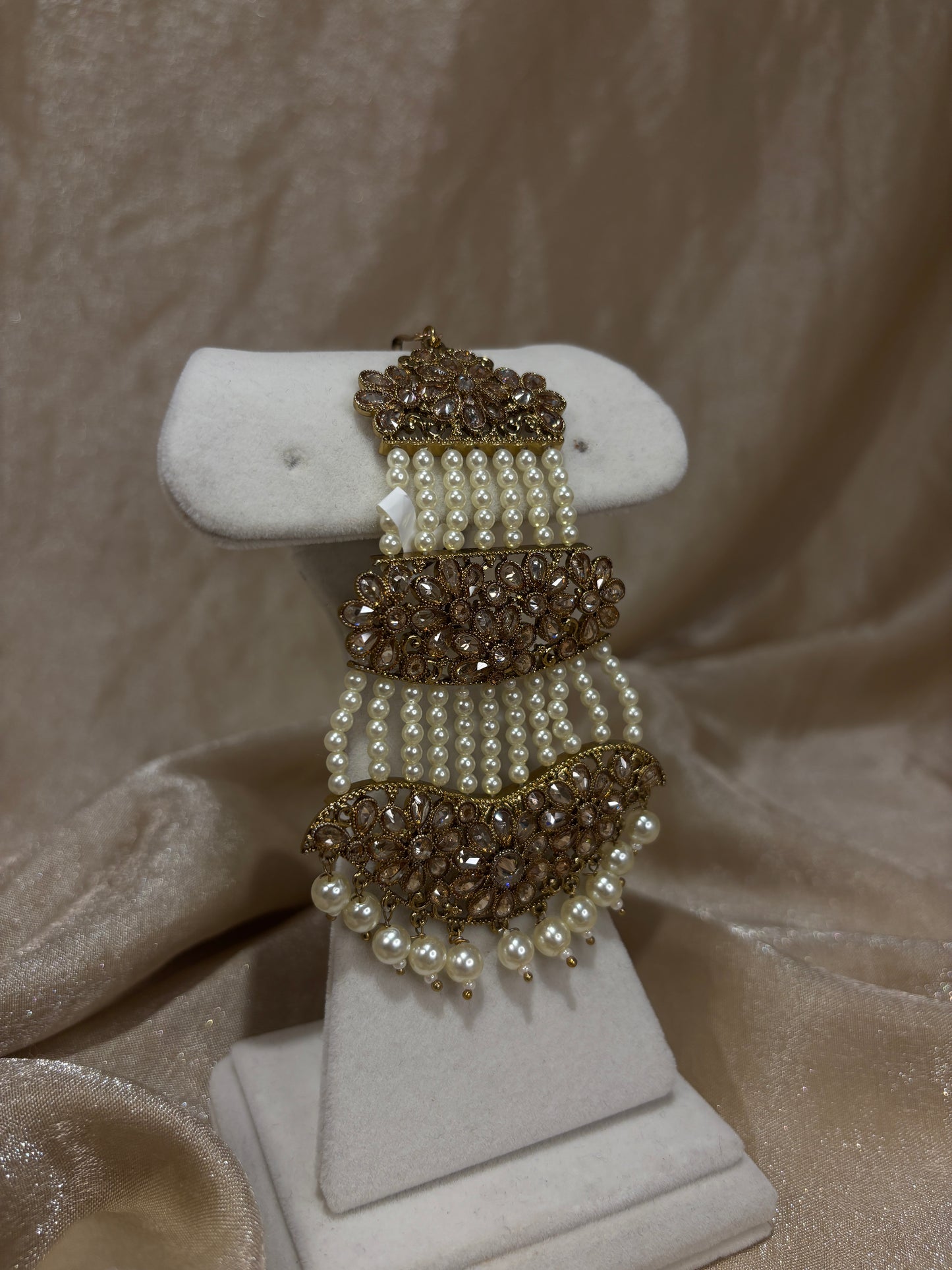 Small pearl passa