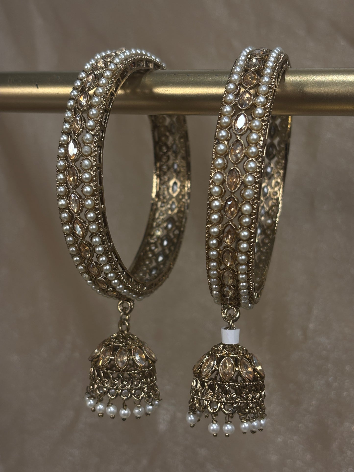 Jhumki kare
