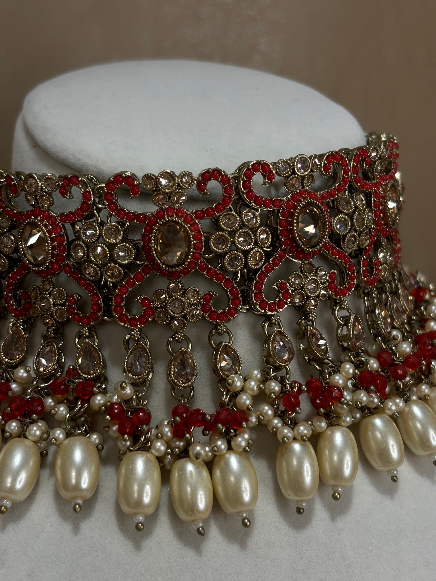 Red choker set