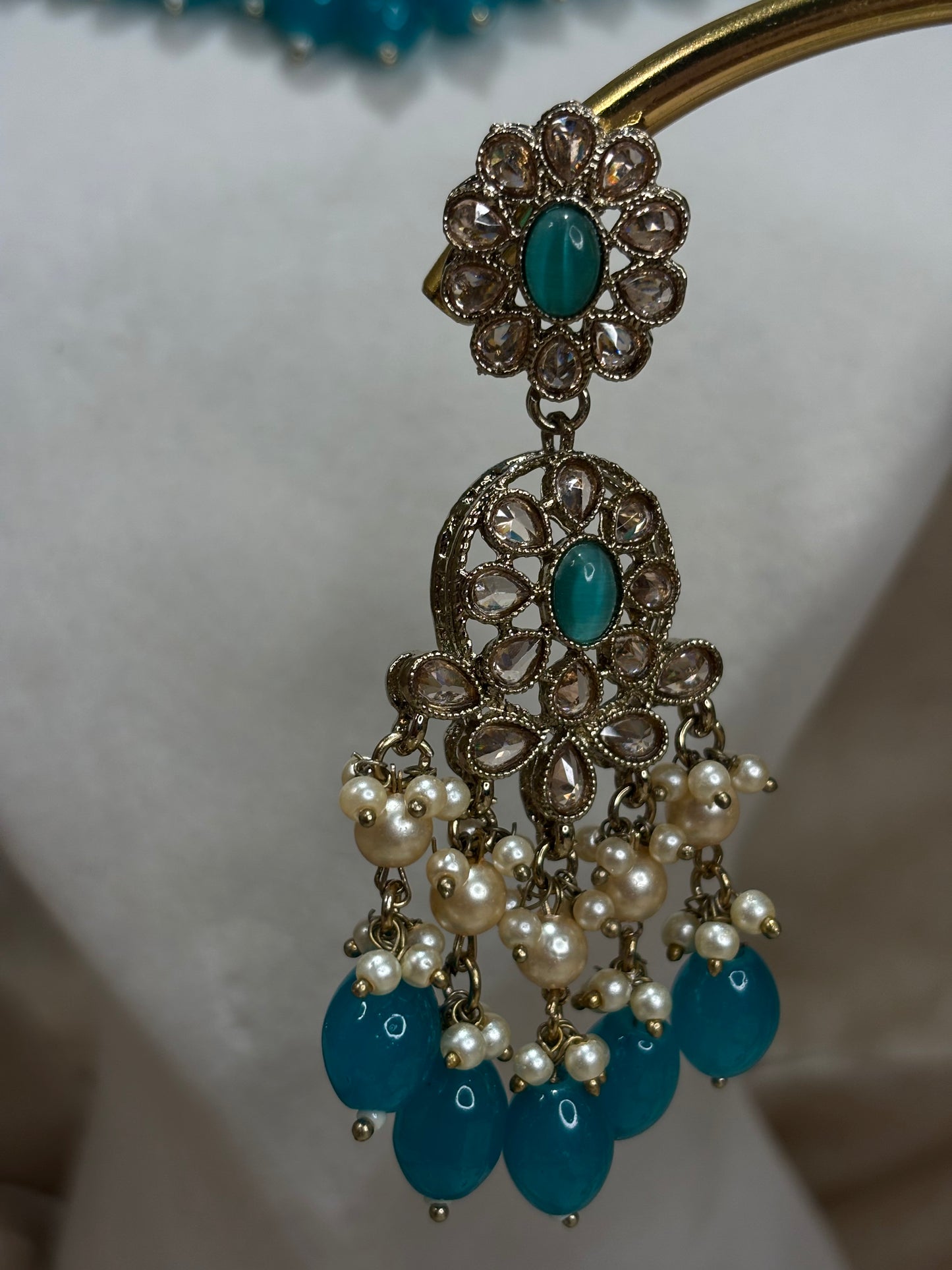 Blue choker set