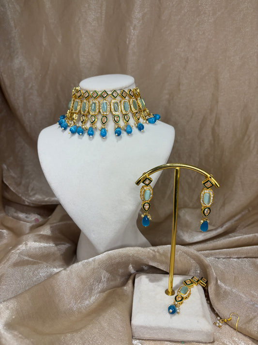 Blue choker set