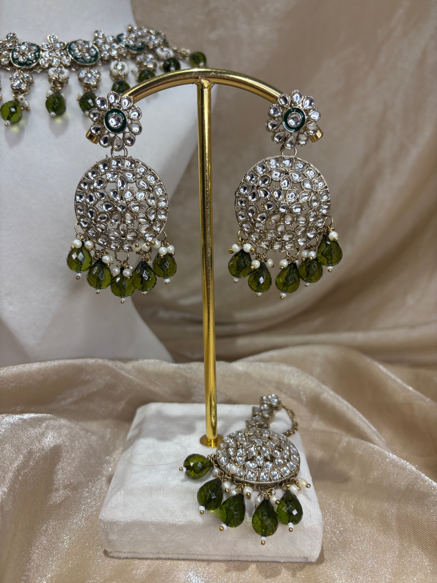 Green necklace set