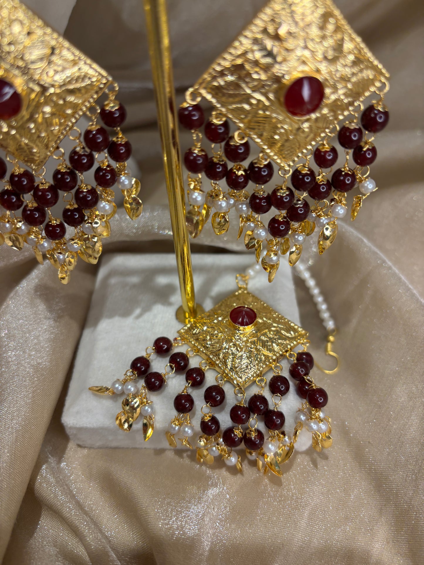 Maroon jadau choker set