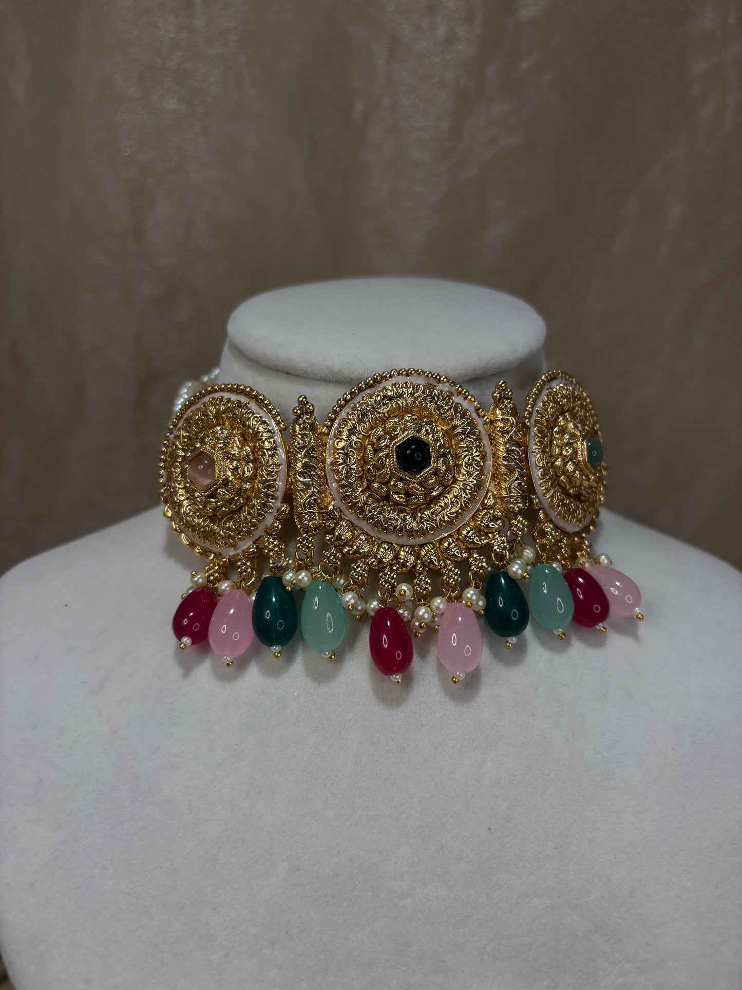 Multi-colour antique gold choker set