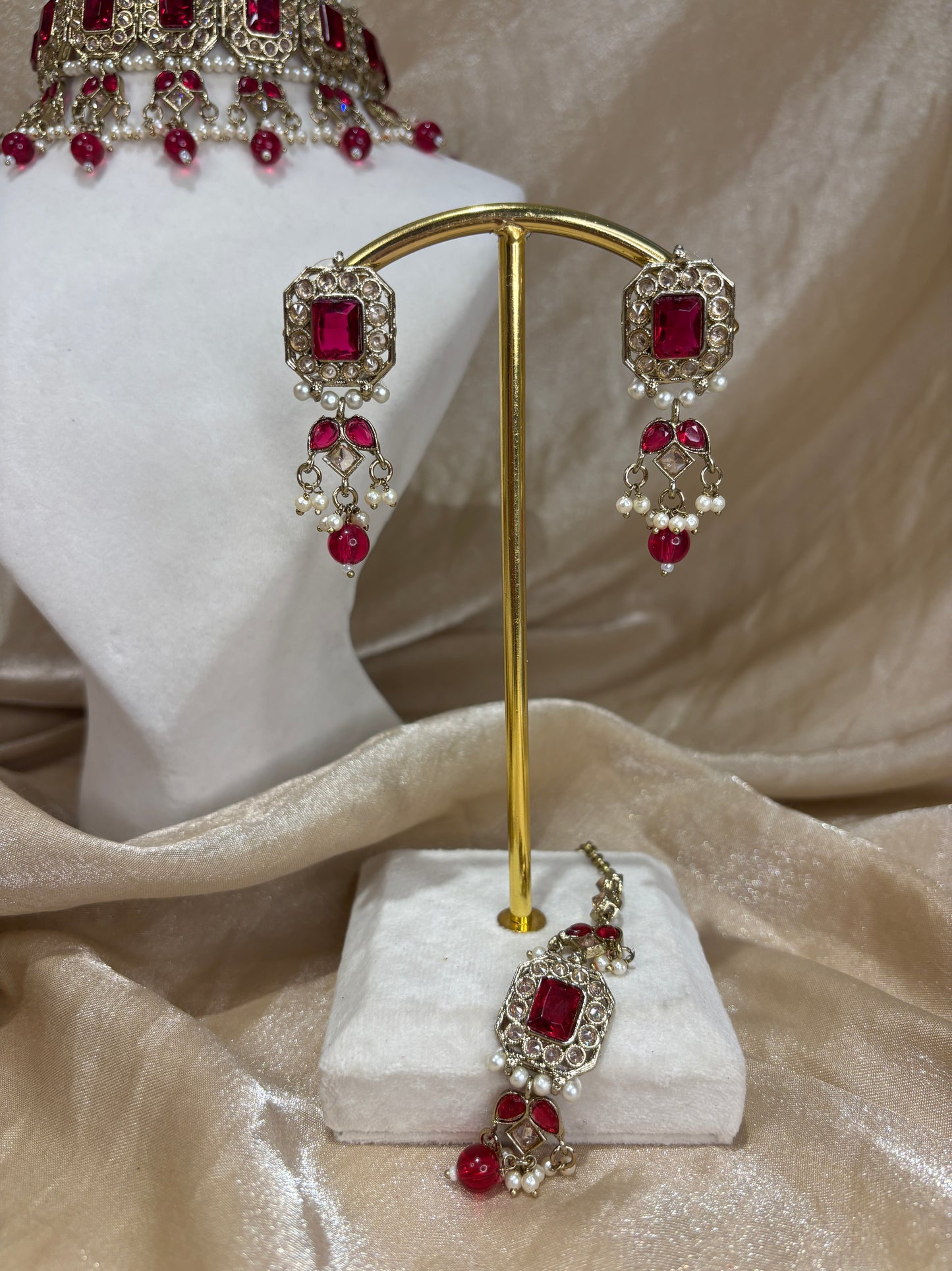 Hot pink choker set