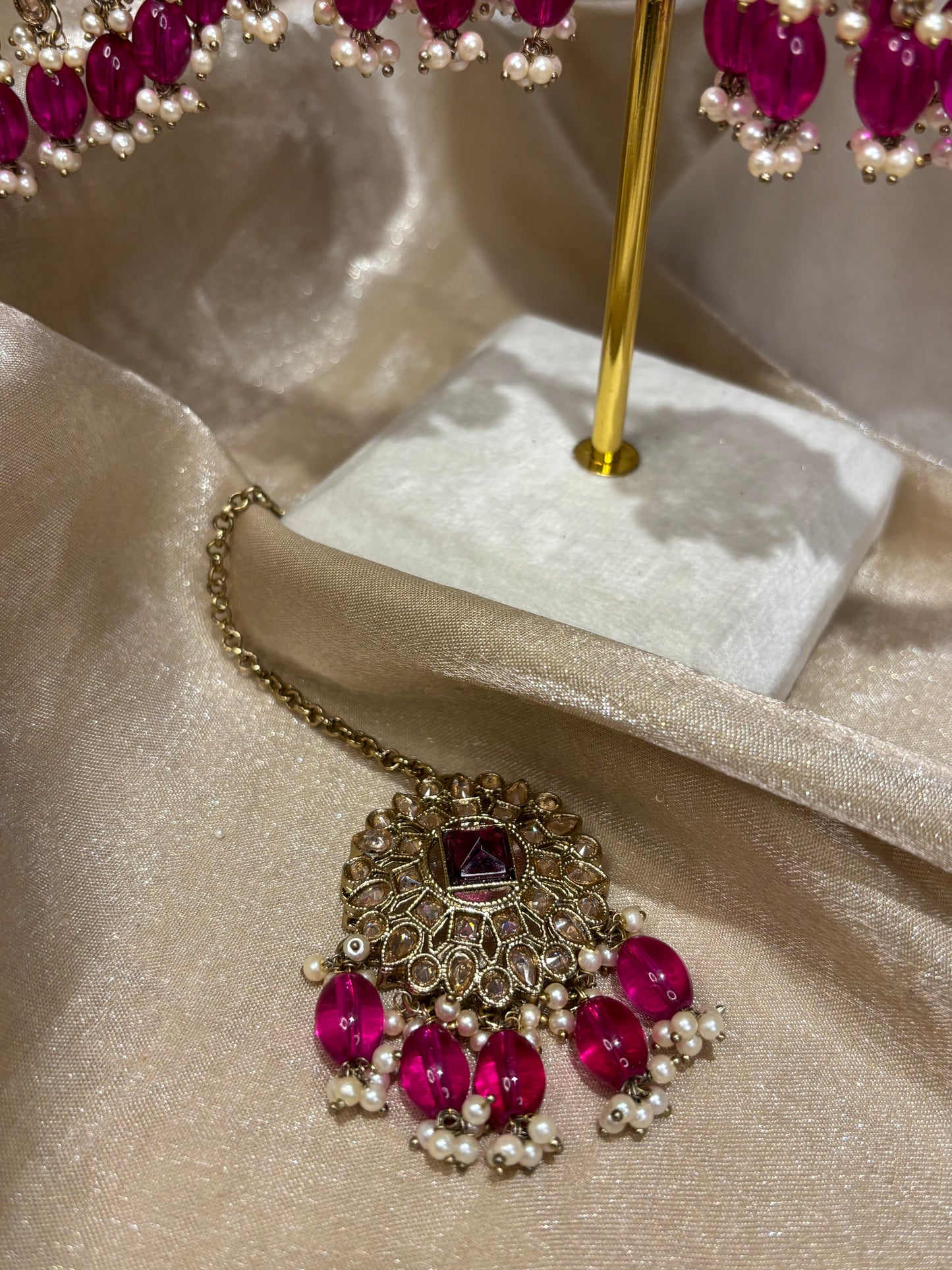 Hot pink necklace set