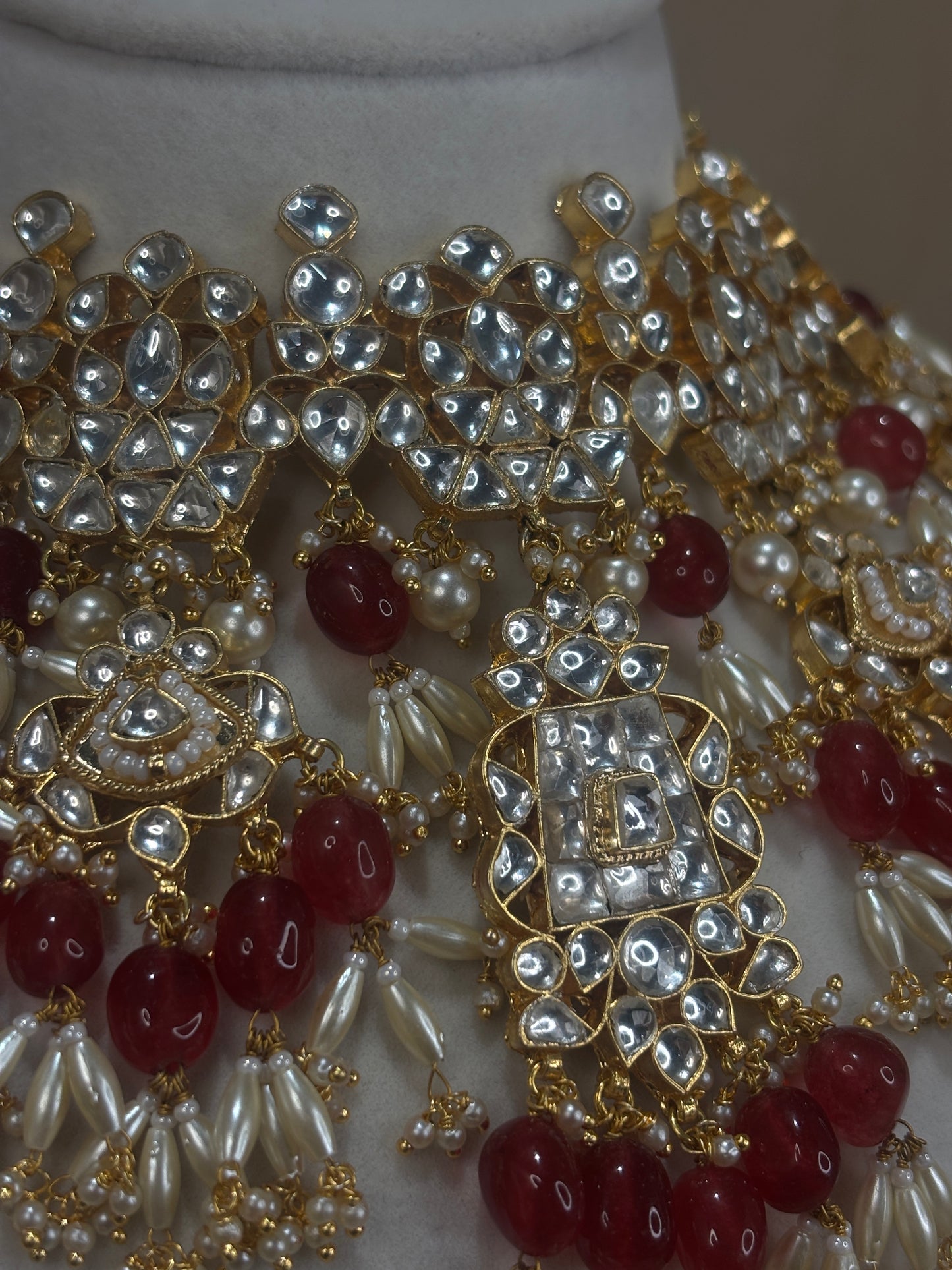 Heavy maroon choker set