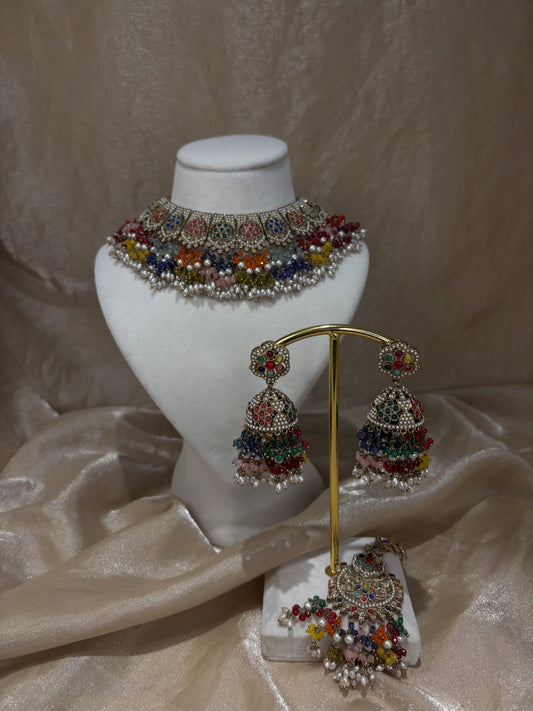 Multi-colour necklace set