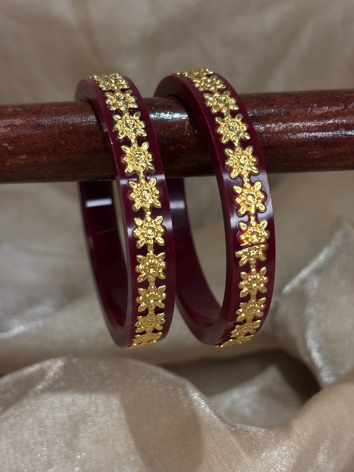 Flower detail choora bangle