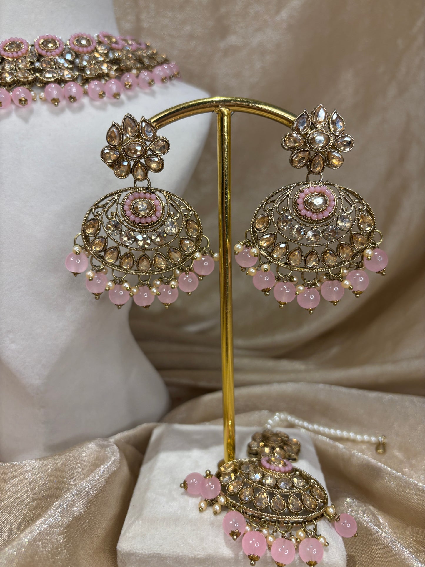 Baby pink necklace set