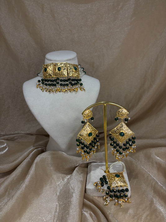Emerald green jadau choker set