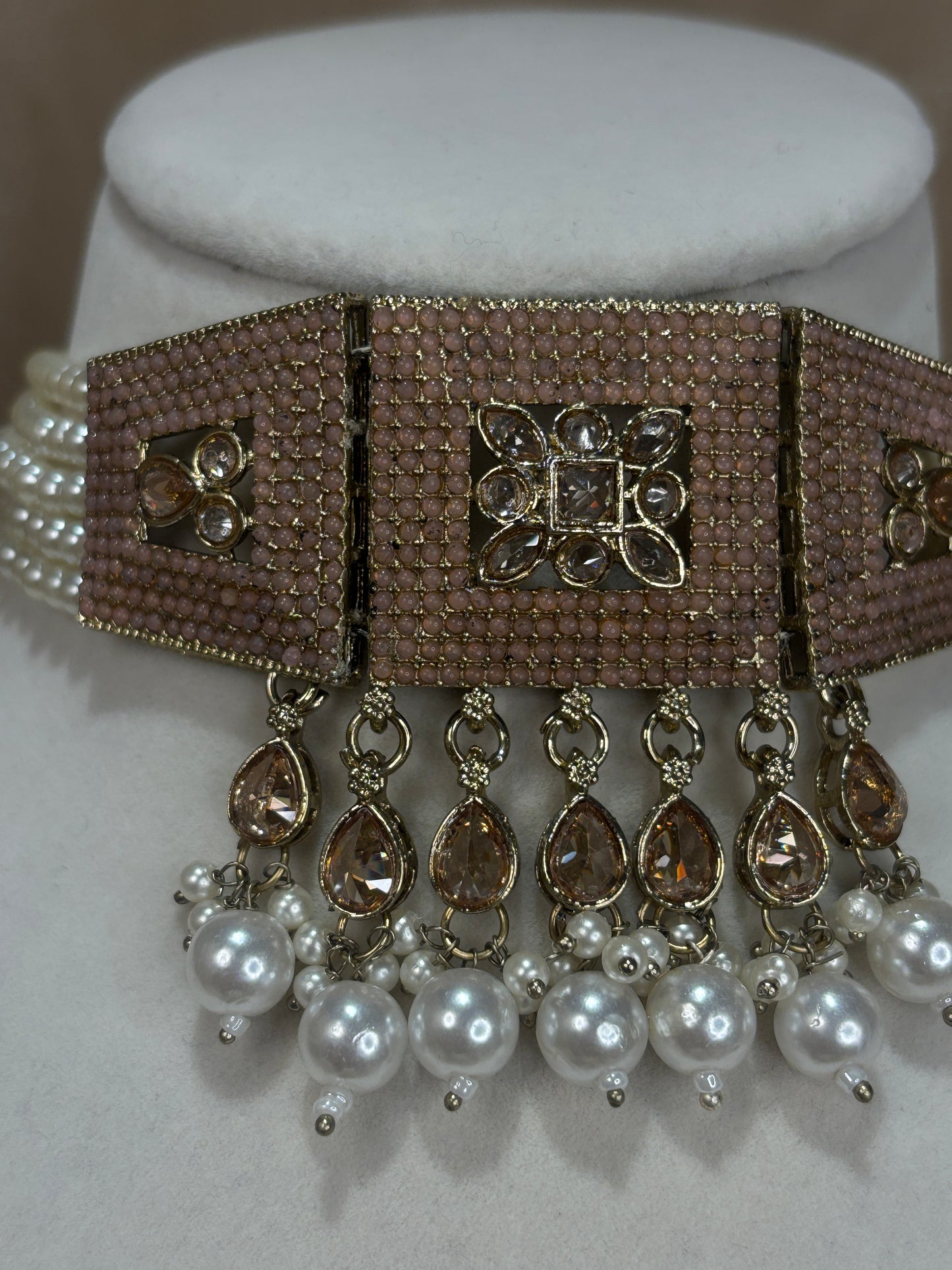 Peach choker set