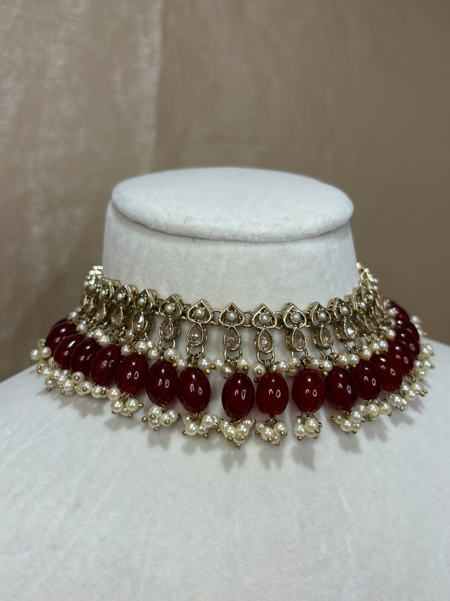 Maroon necklace set