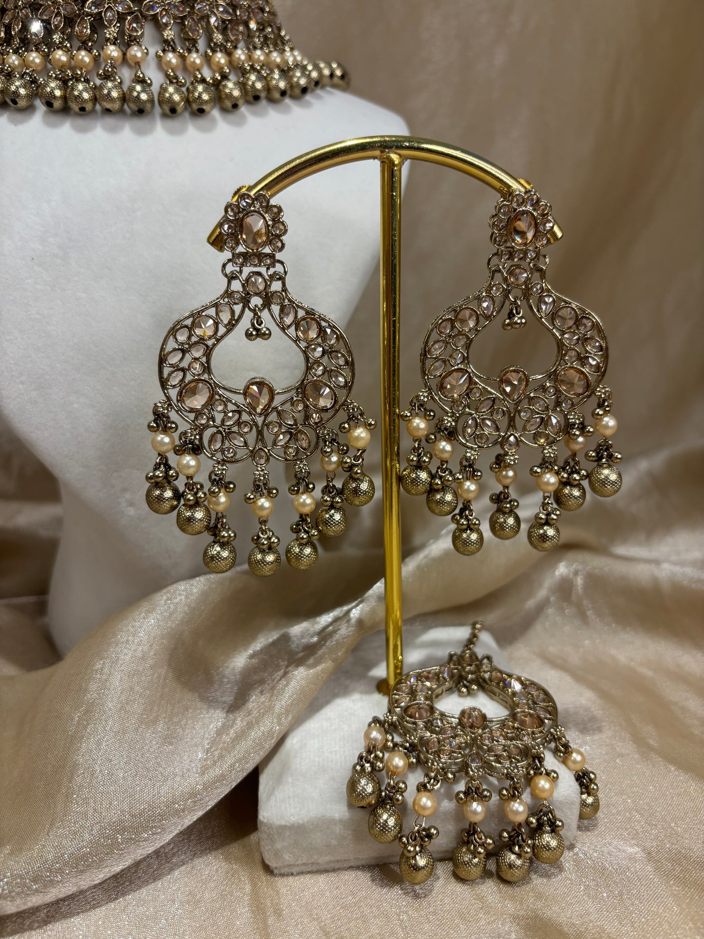 Gold choker set