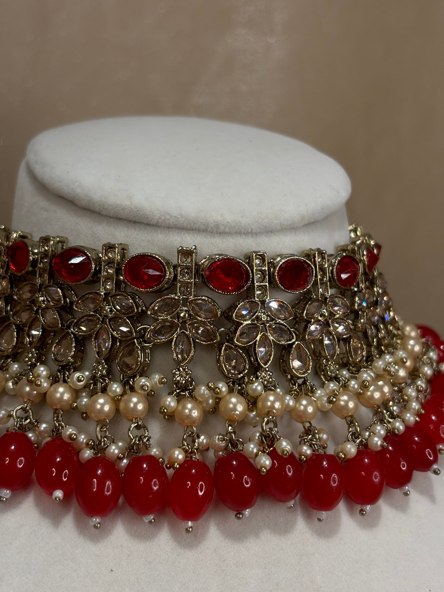 Red choker set