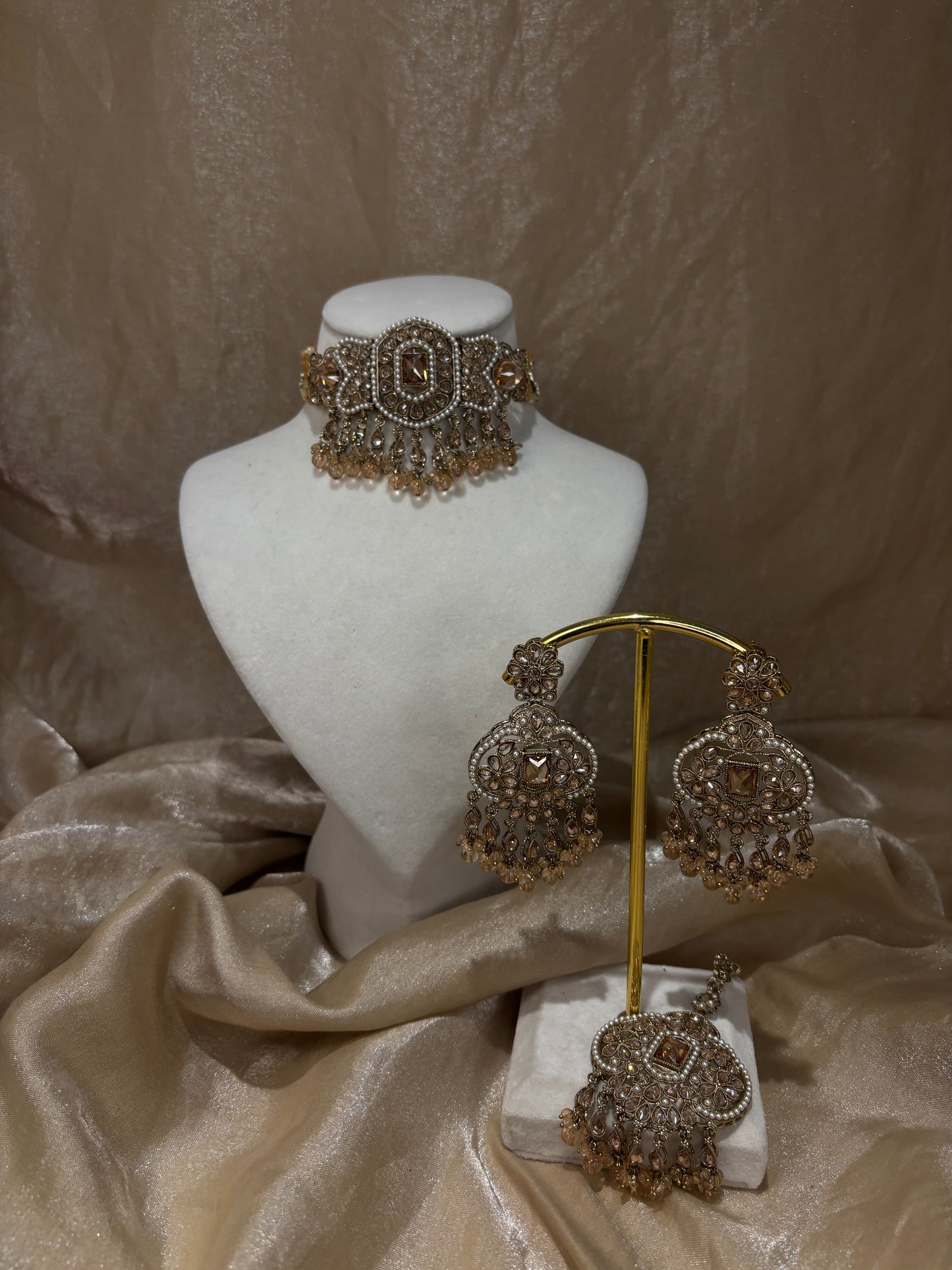 Gold choker set