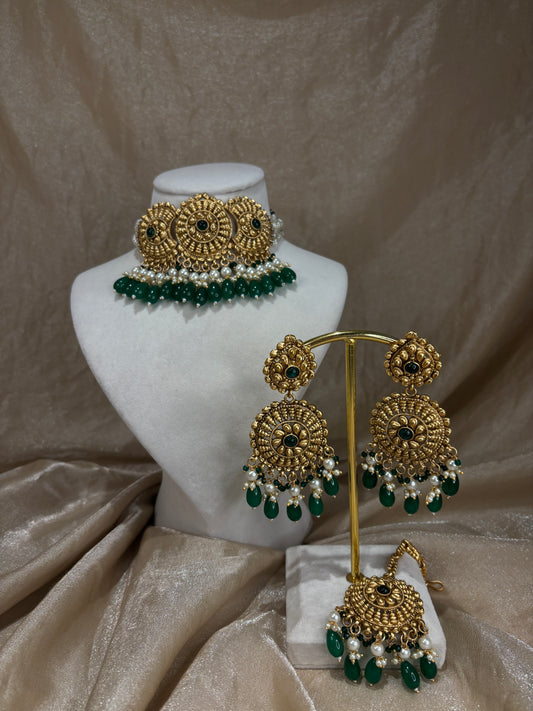 Emerald green antique gold choker set