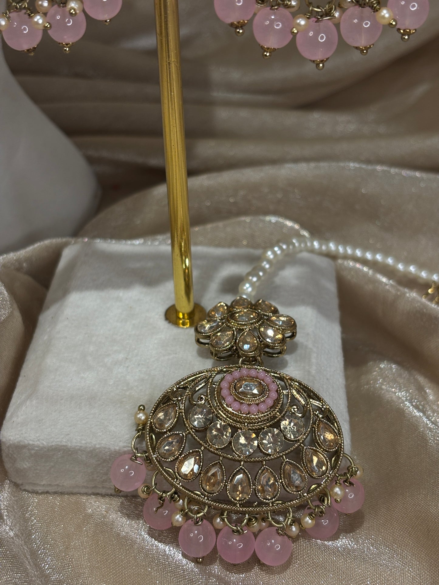 Baby pink necklace set