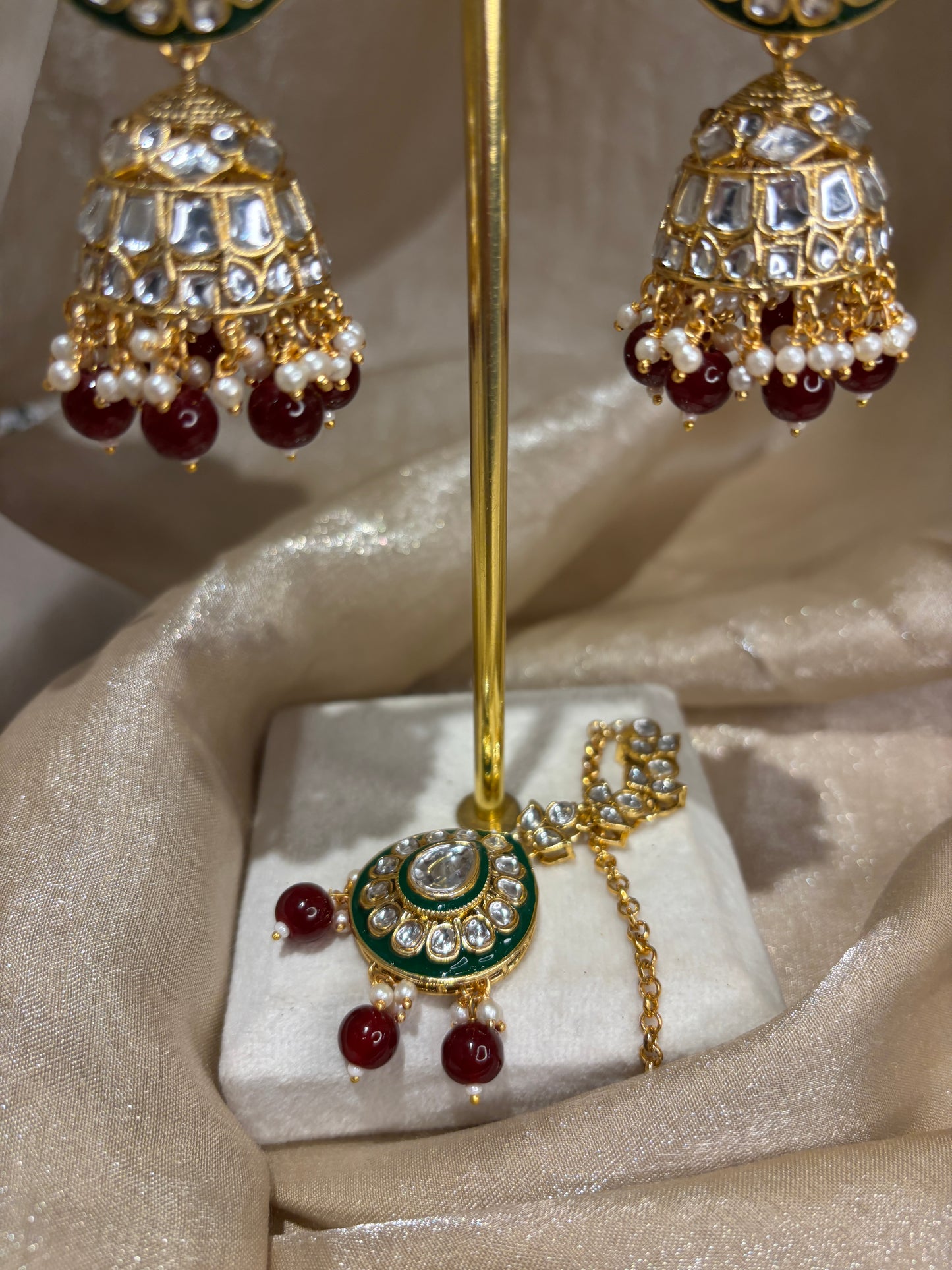Maroon necklace set