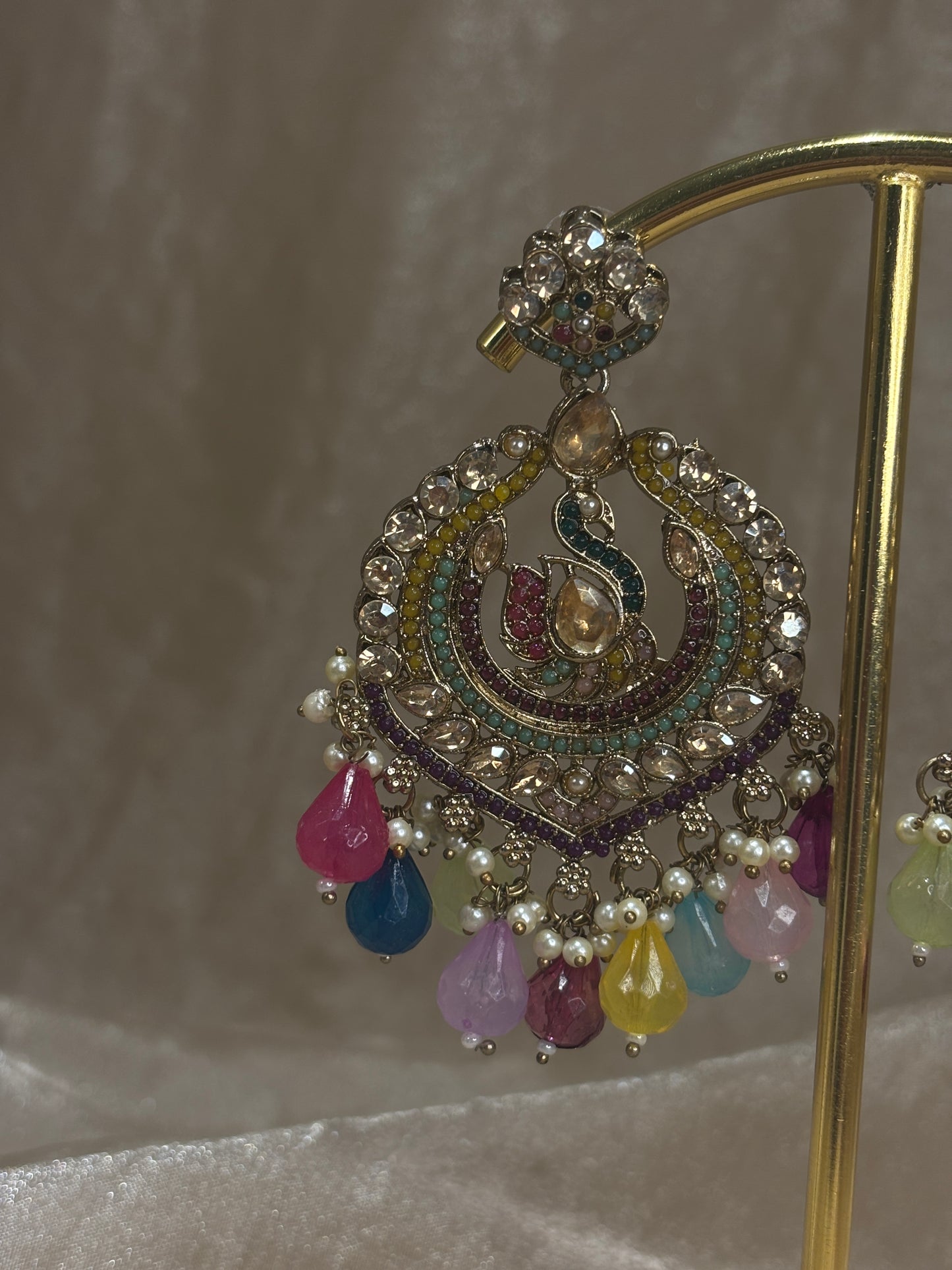 Multi-coloured earring/tikka set