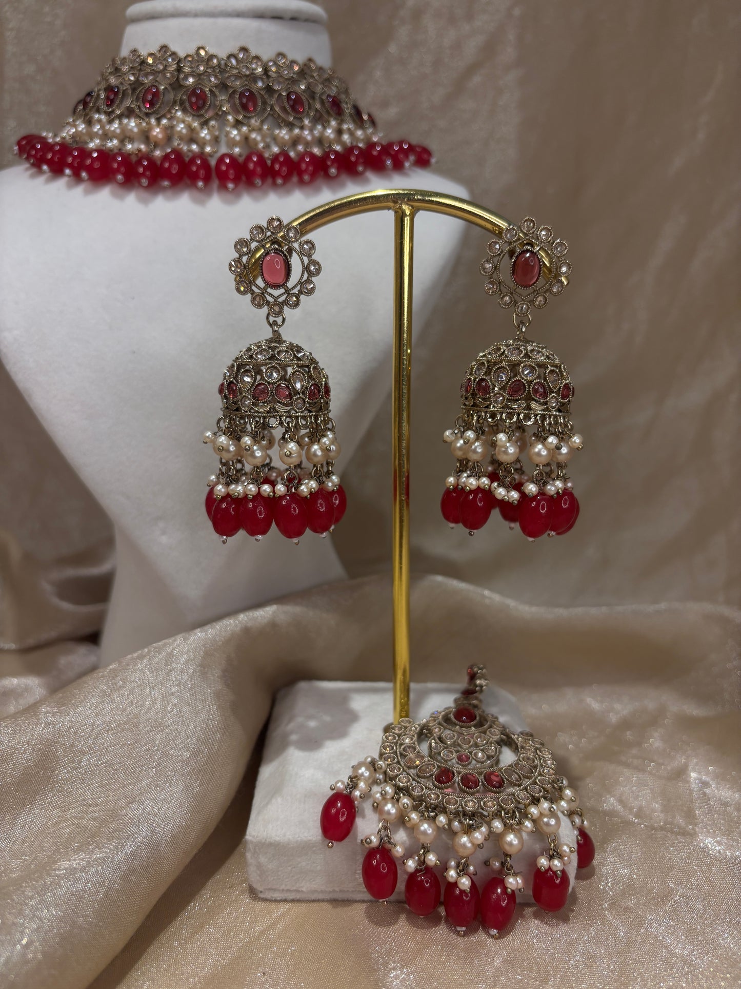 Maroon choker set