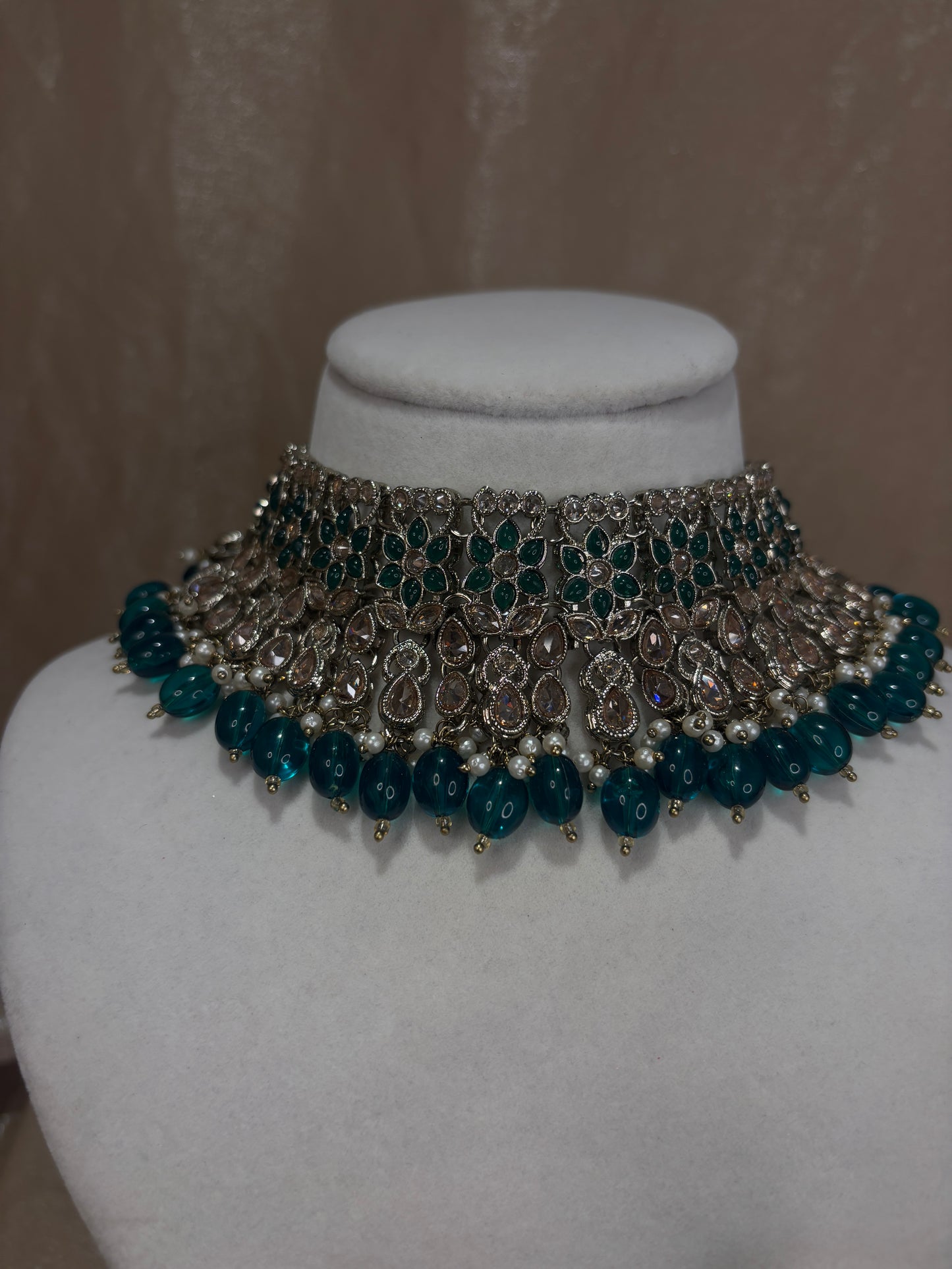 Emearld green choker set