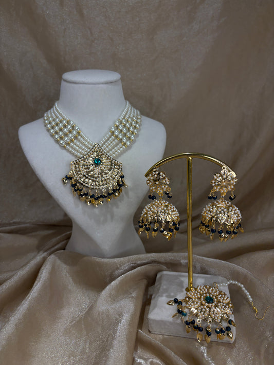 Emerald green jadau necklace set