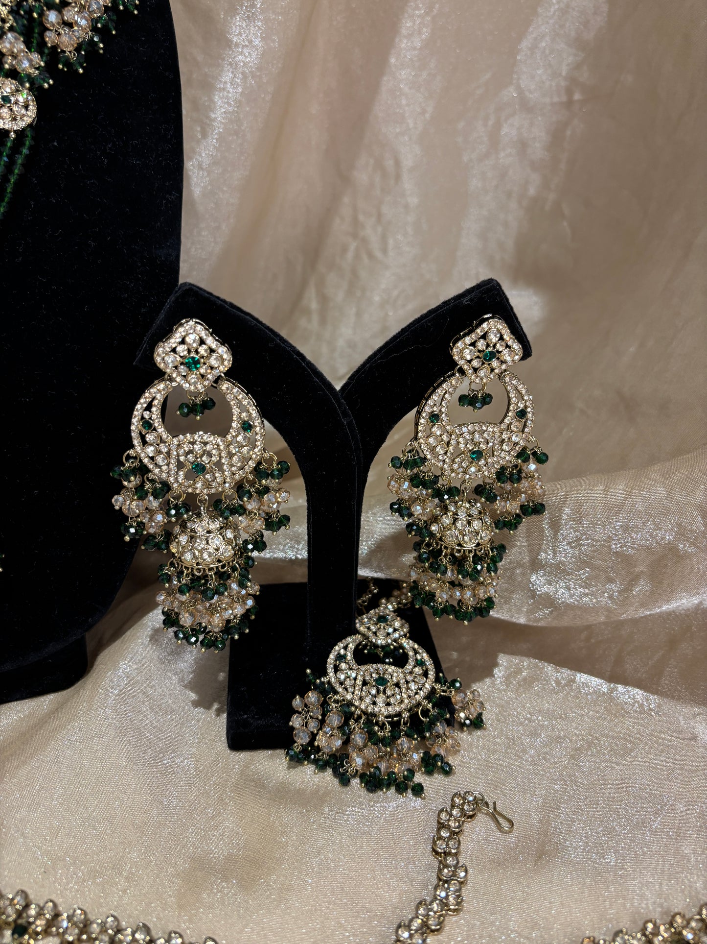 Heavy emerald green set