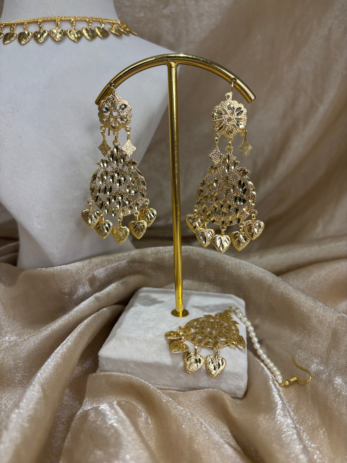 Pipal Patti choker set