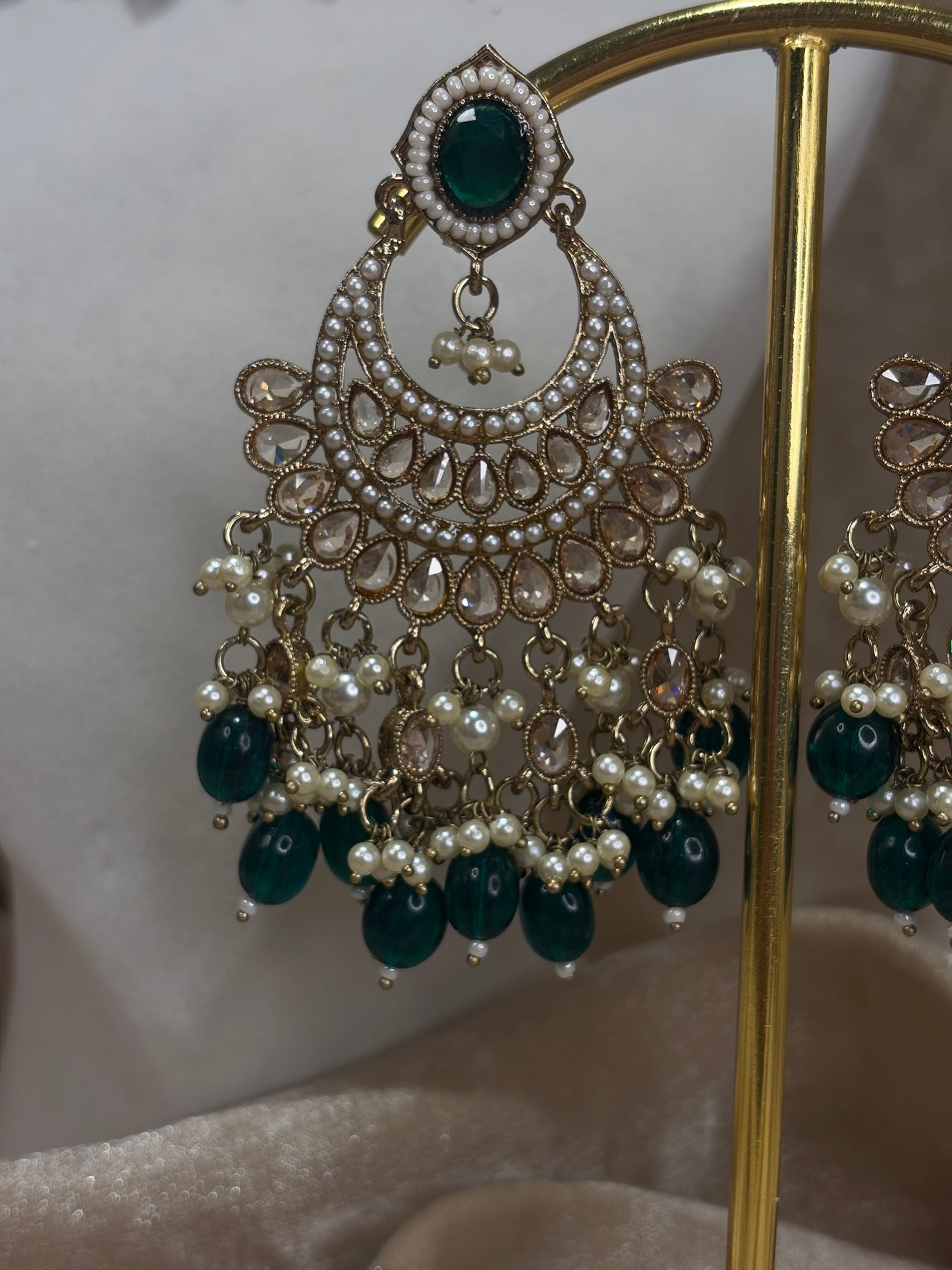 Emerald green choker set