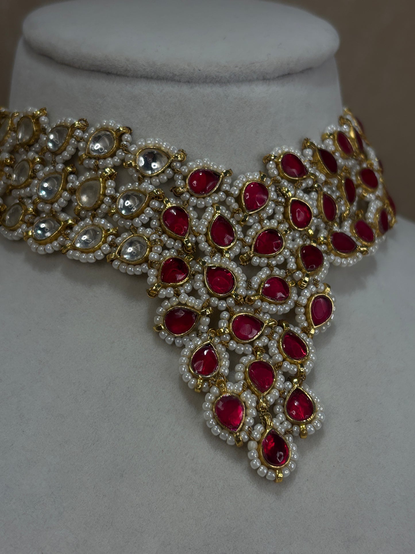 Red choker set