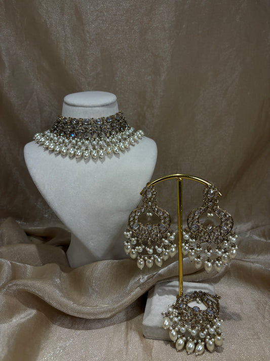 Gold choker set
