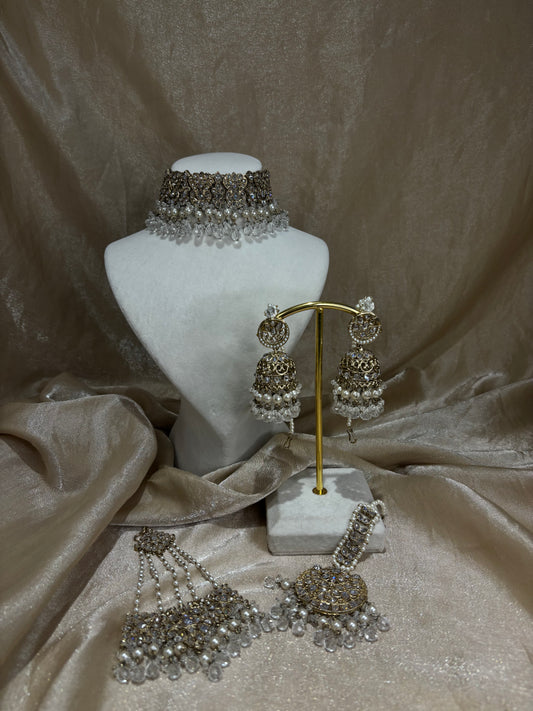 White choker set
