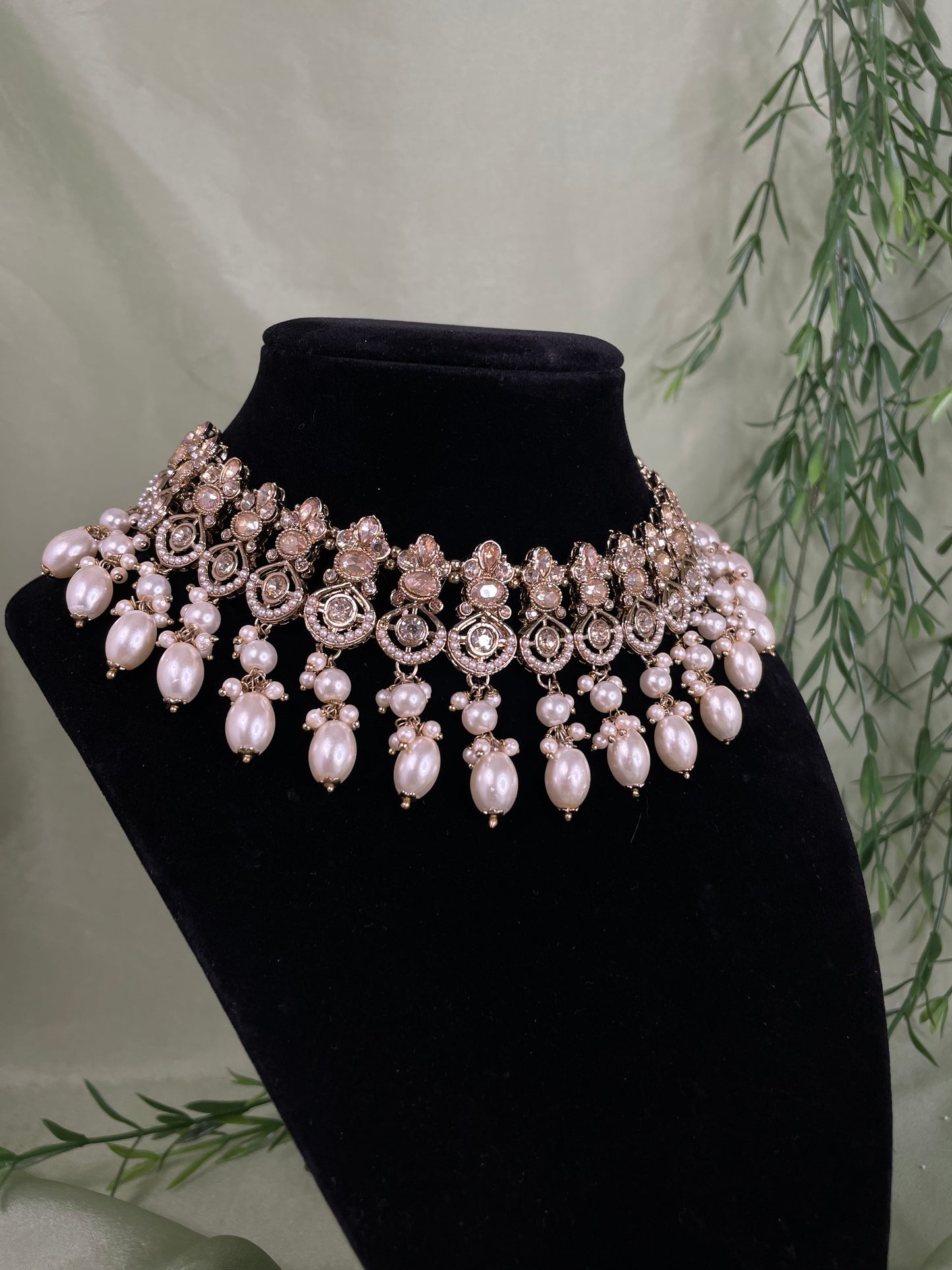 Gold choker set