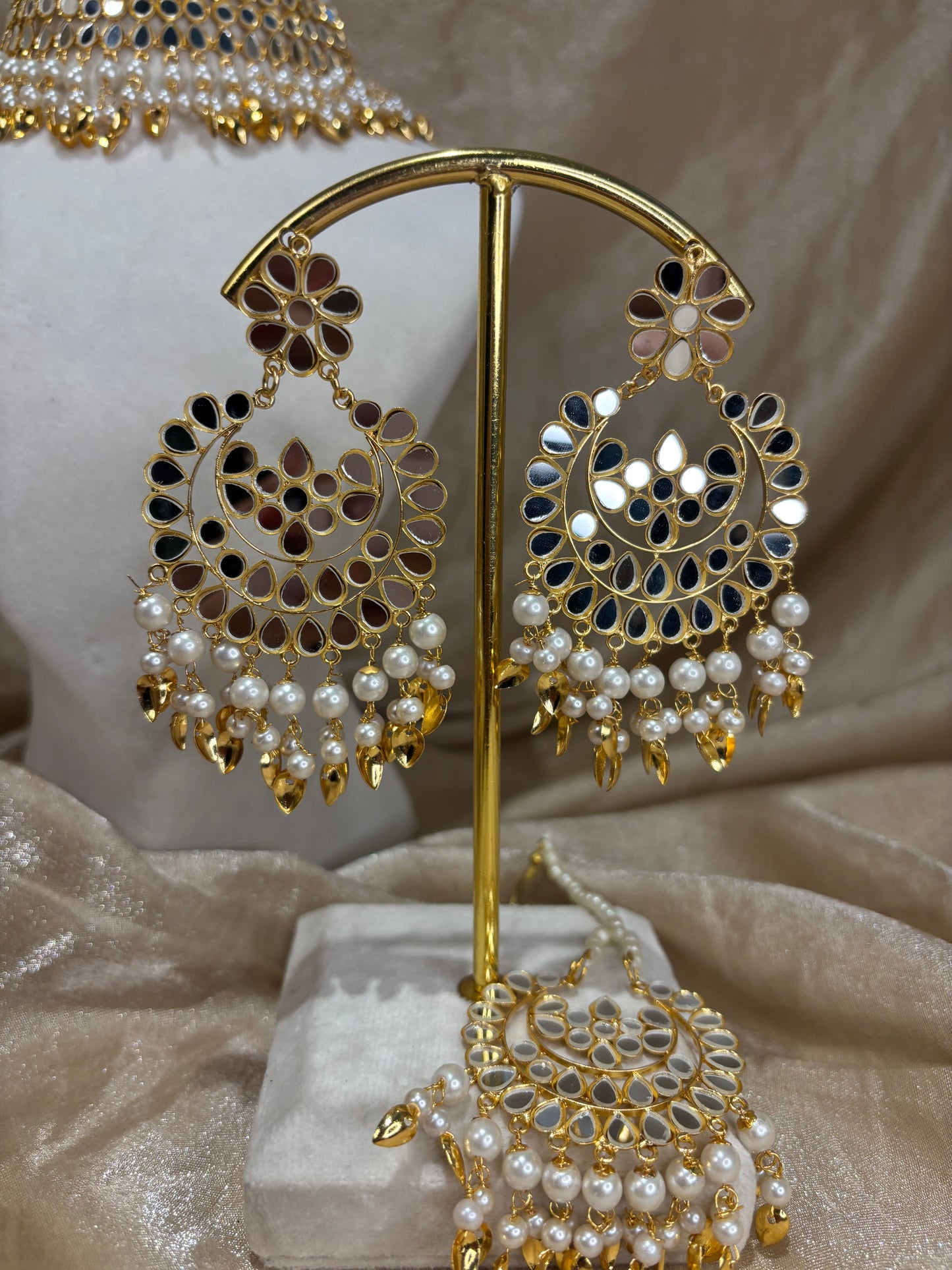 Gold mirror work choker set