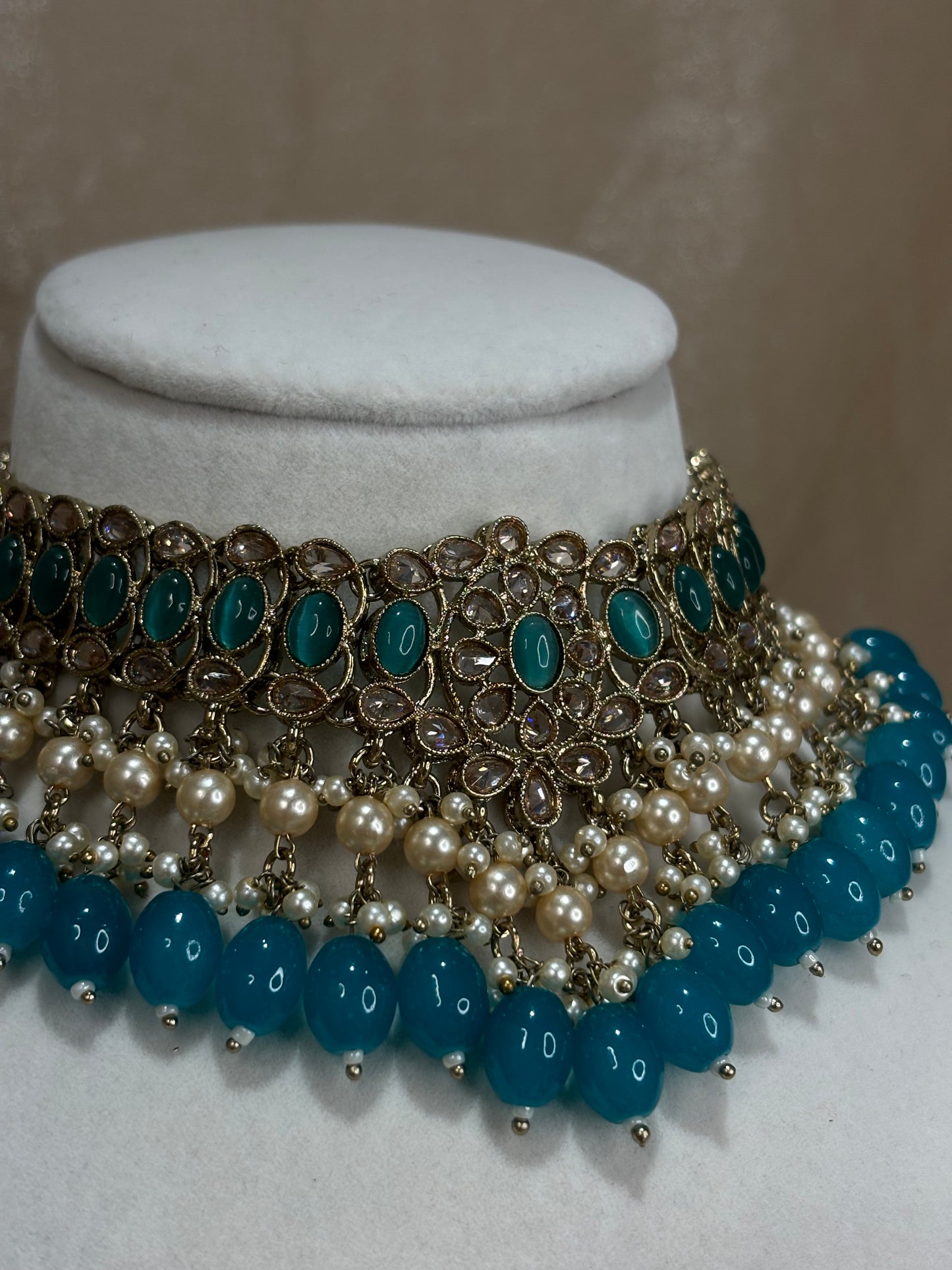 Blue choker set