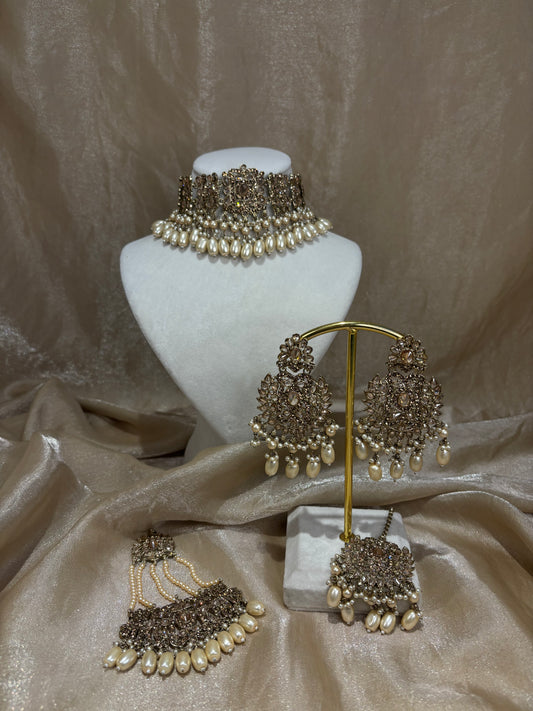 Gold choker set