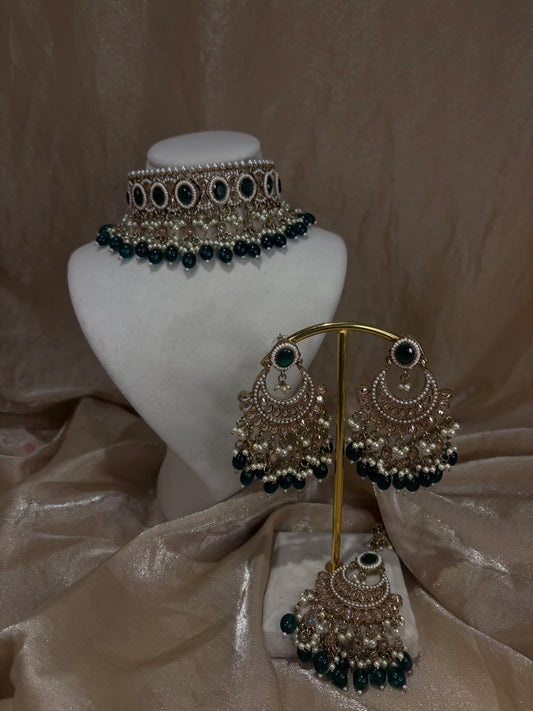 Emerald green choker set