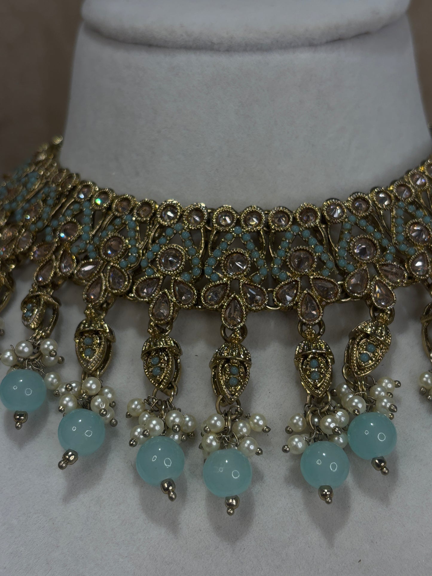 Baby blue necklace set