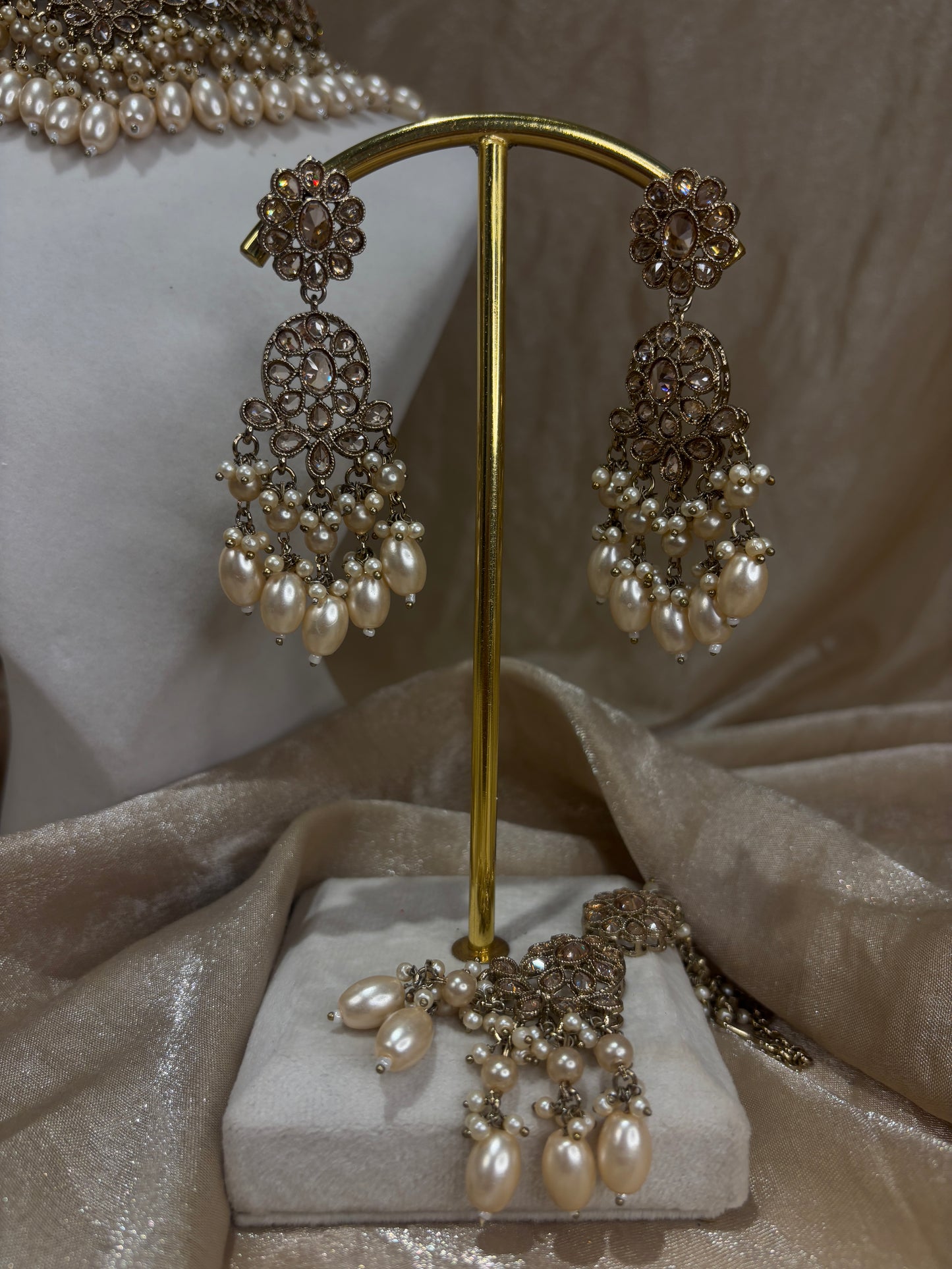 Gold choker set